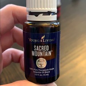 YL Sacred Mountain EO *open bottle*